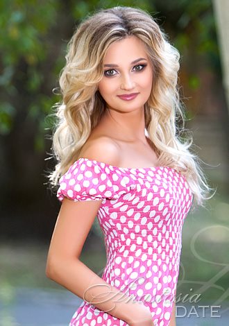 Gorgeous women and man pictures: Kristina from Odesa, Russian Partner date